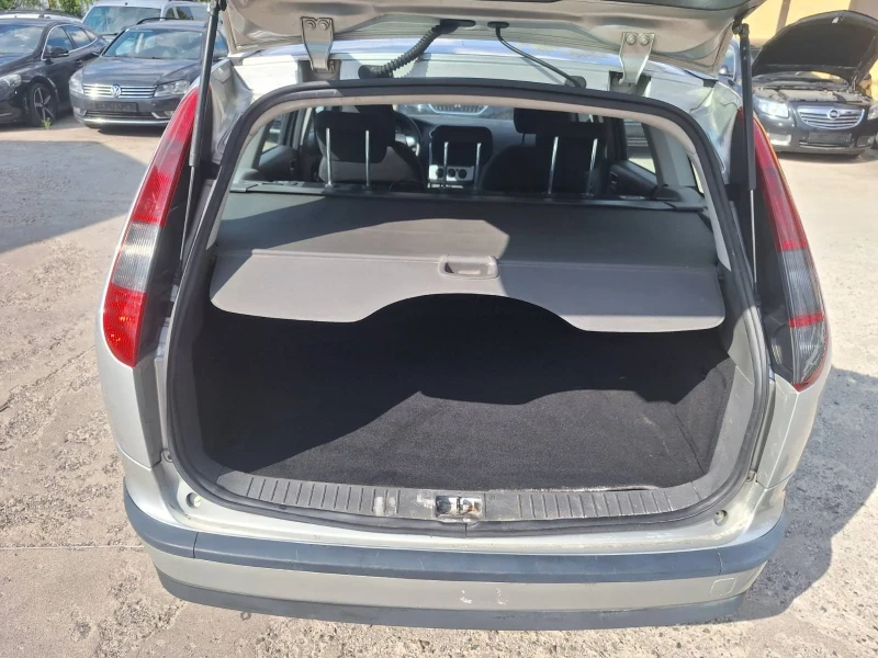 Ford Focus 1.6 tdi Италия, снимка 11 - Автомобили и джипове - 51306102