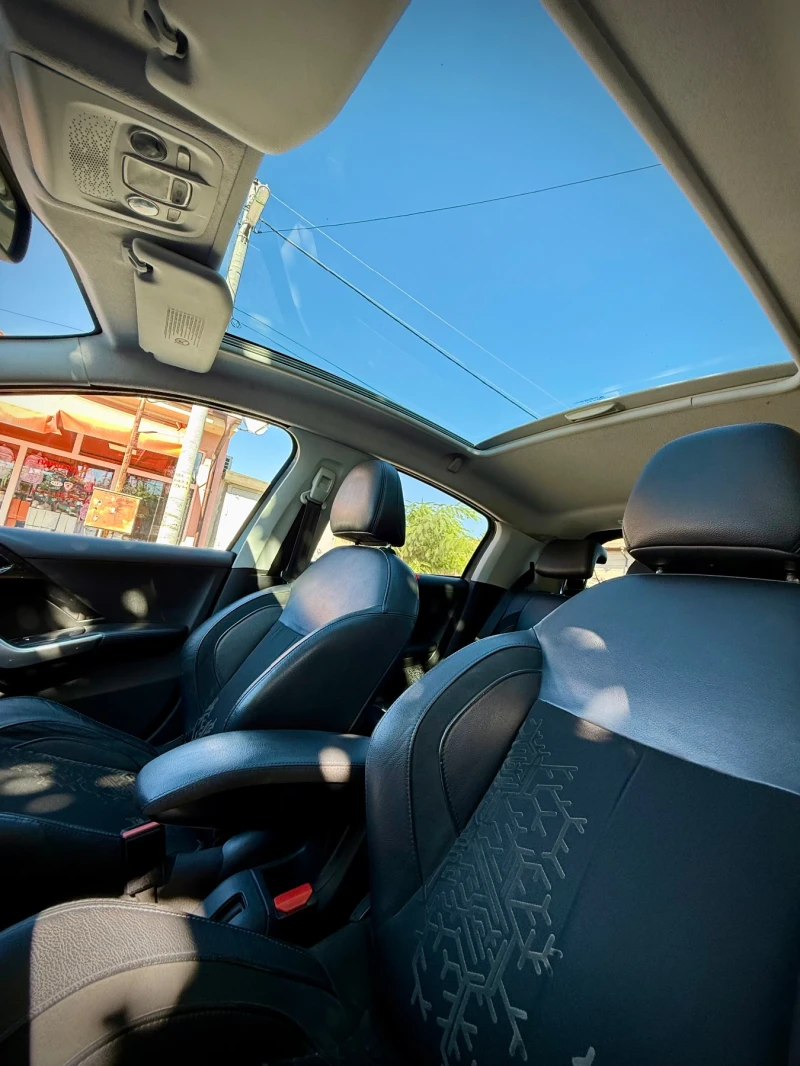 Peugeot 208 Feline 1.6 eHDI, снимка 16 - Автомобили и джипове - 51944745