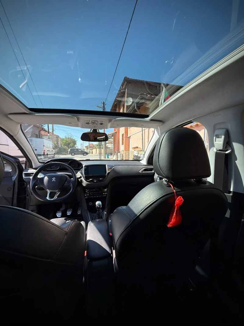 Peugeot 208 Feline 1.6 eHDI, снимка 11 - Автомобили и джипове - 51944745