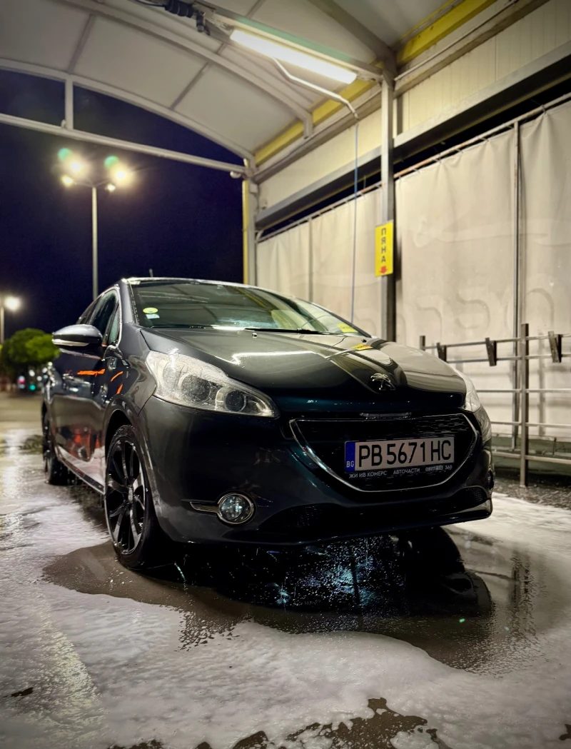 Peugeot 208 Feline 1.6 eHDI, снимка 5 - Автомобили и джипове - 51944745