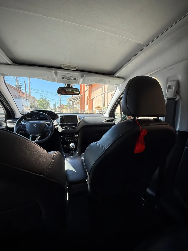 Peugeot 208 Feline 1.6 eHDI, снимка 10 - Автомобили и джипове - 51944745