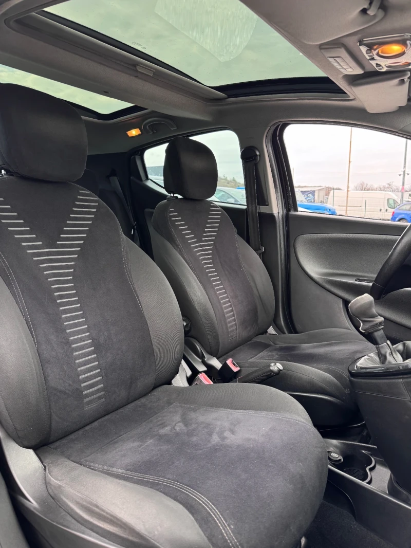 Lancia Ypsilon 1.3i Euro5B, снимка 8 - Автомобили и джипове - 52674882