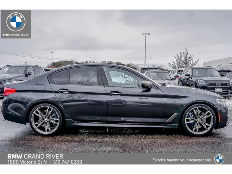 BMW 550 * M550 | SUNROOF | LEATHER | BLIND SPOT | NAV * CA, снимка 3 - Автомобили и джипове - 52805112