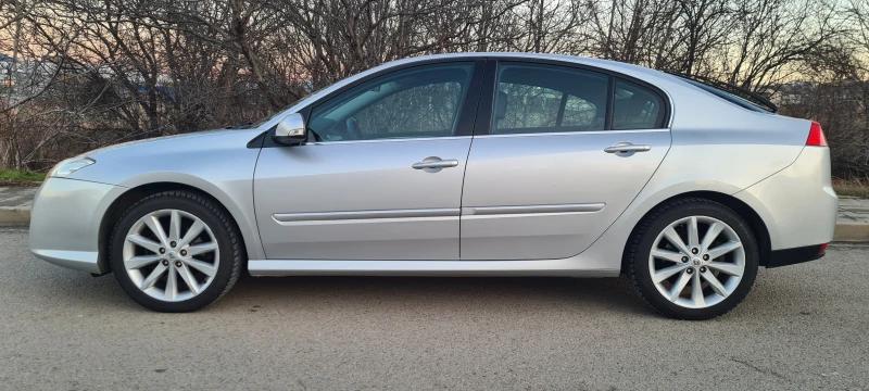 Renault Laguna III 2.0 140hp LPG, снимка 11 - Автомобили и джипове - 53134948