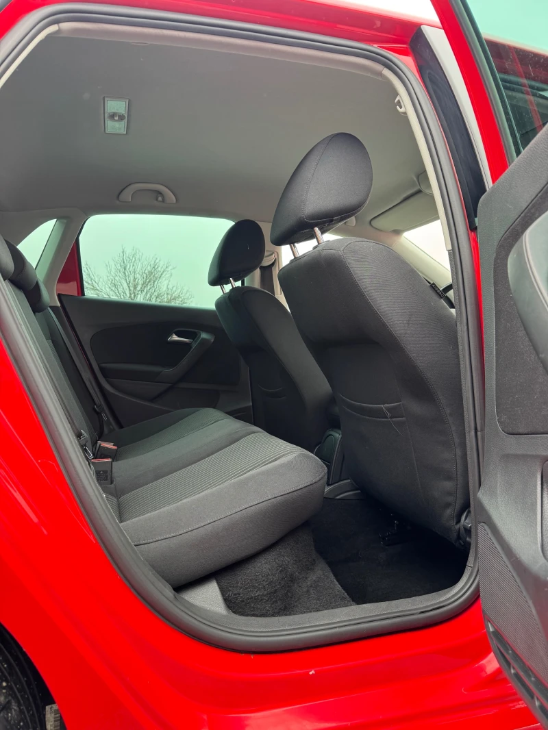 VW Polo 1.4i Highline -Газ, снимка 10 - Автомобили и джипове - 53198666