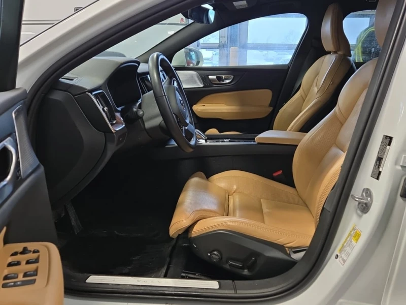 Volvo V60 Cross Country * ULTIMATE * CARFAX /360/NAVI/PANO/DIS, снимка 5 - Автомобили и джипове - 53363168