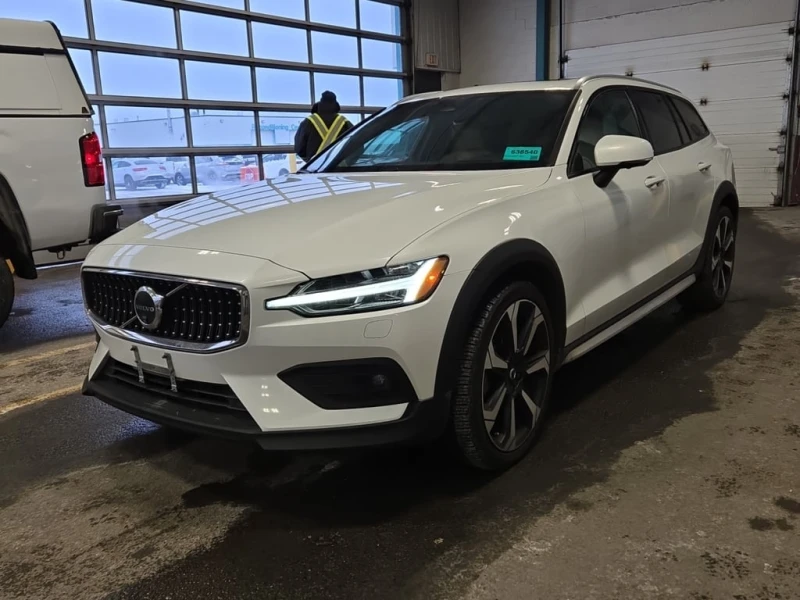 Volvo V60 Cross Country * ULTIMATE * CARFAX /360/NAVI/PANO/DIS