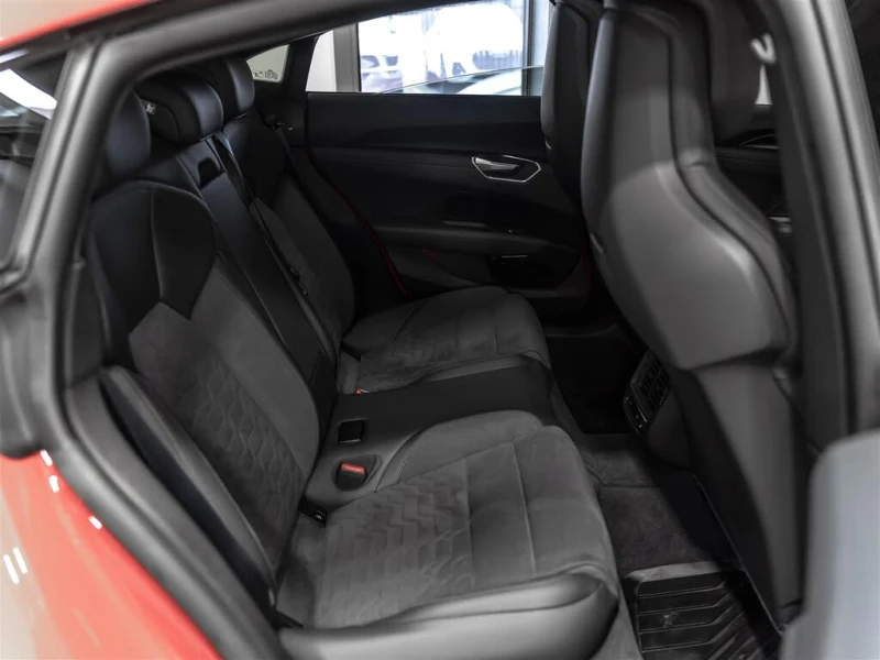 Audi E-Tron GT Premium Plus quattro AWD, снимка 12 - Автомобили и джипове - 53455421