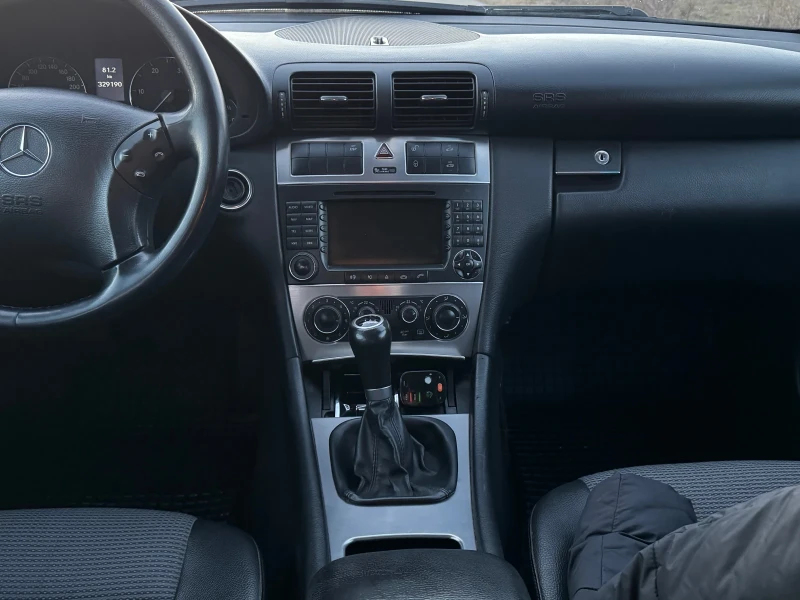 Mercedes-Benz C 200 Avantgarde, снимка 6 - Автомобили и джипове - 53514156