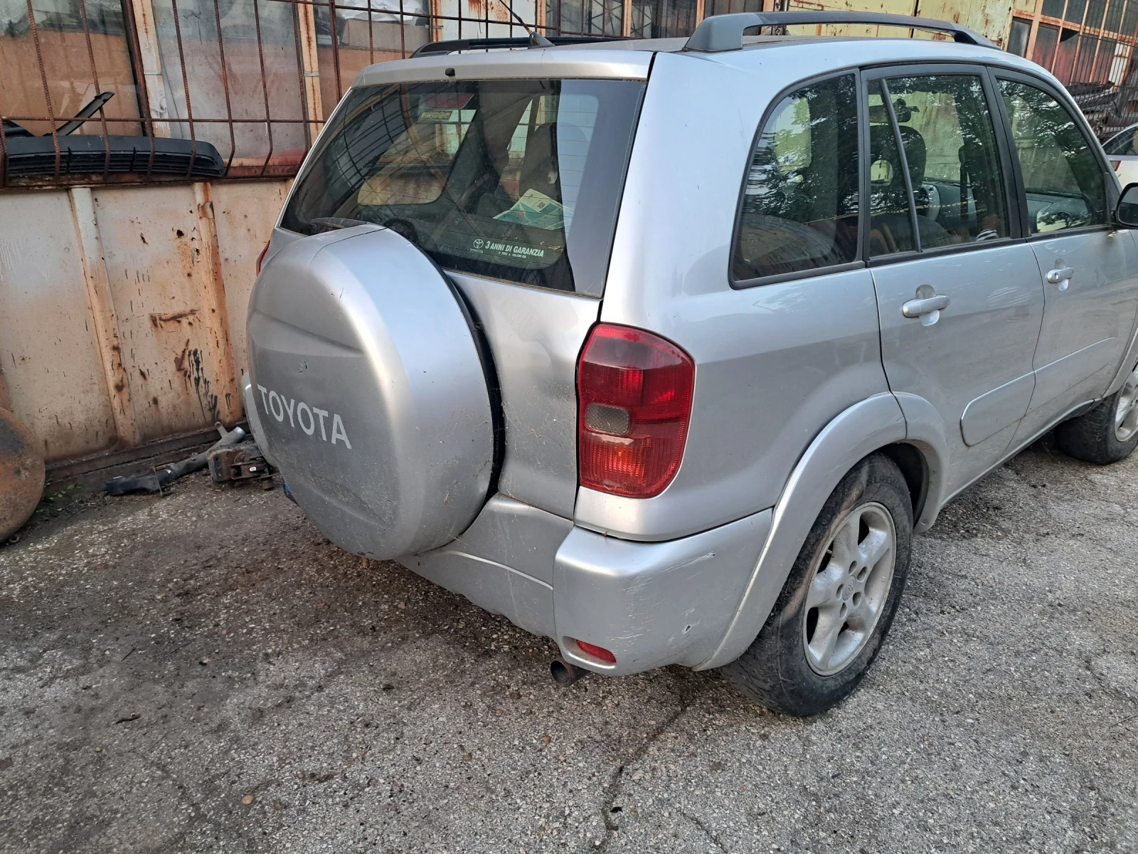 Toyota Rav4 2.0 d4d, снимка 4 - Автомобили и джипове - 55356304