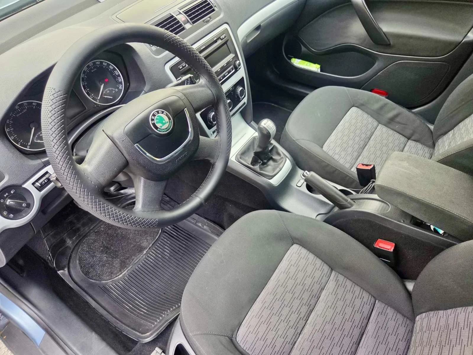 Skoda Octavia 2.0TDi, 4x4, BMM - изображение 6