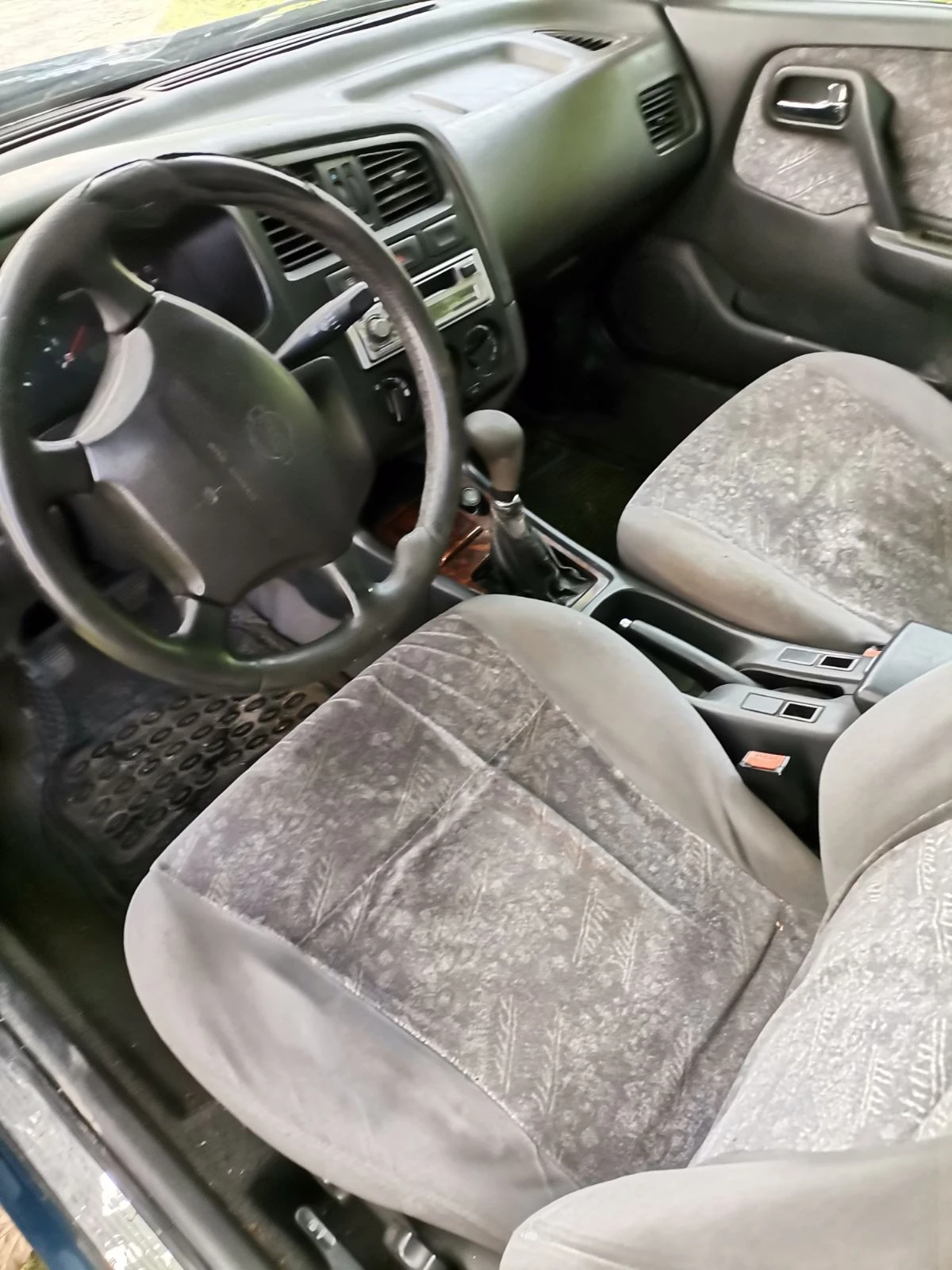 Nissan Primera 1.6 99к.с. - изображение 6