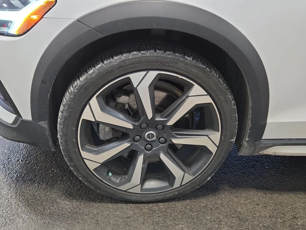 Volvo V60 Cross Country * ULTIMATE * CARFAX /360/NAVI/PANO/DIS - изображение 6