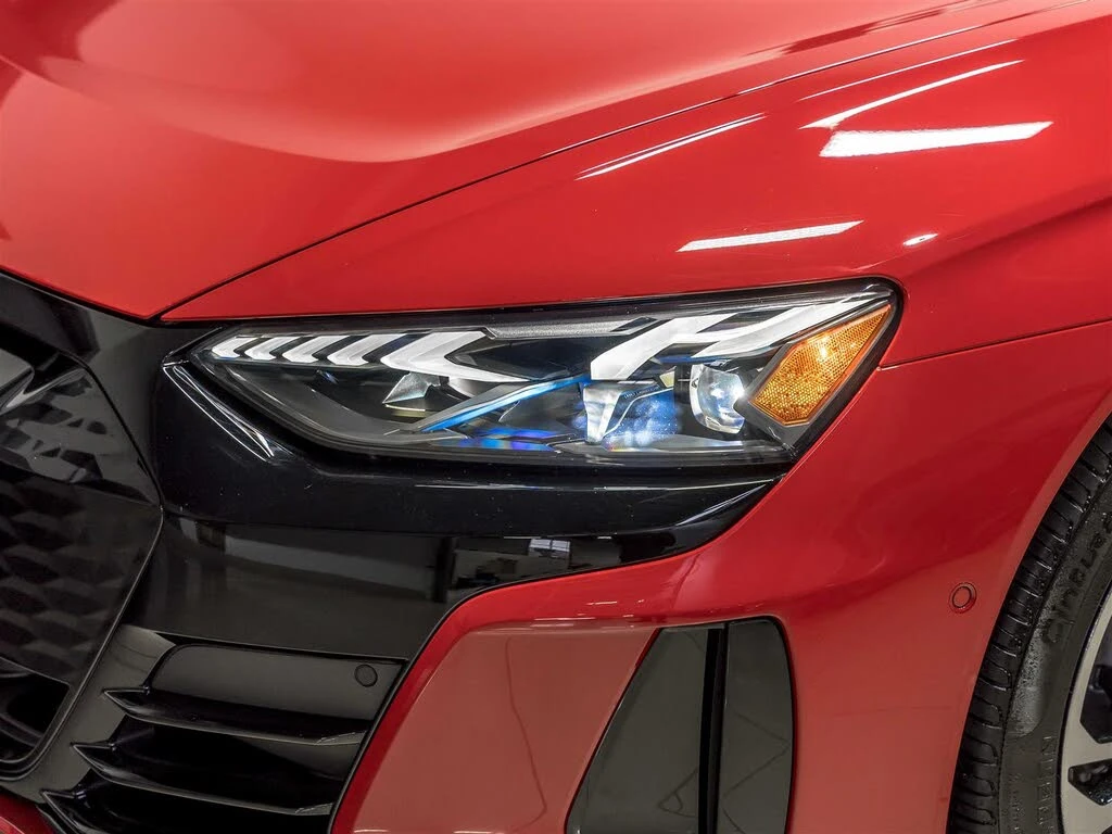 Audi E-Tron GT Premium Plus quattro AWD - изображение 2