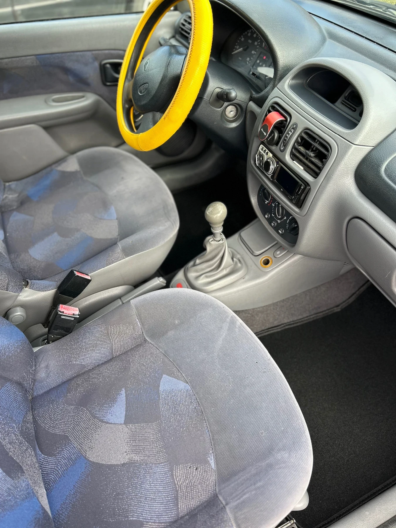 Renault Clio 1.4  - изображение 10