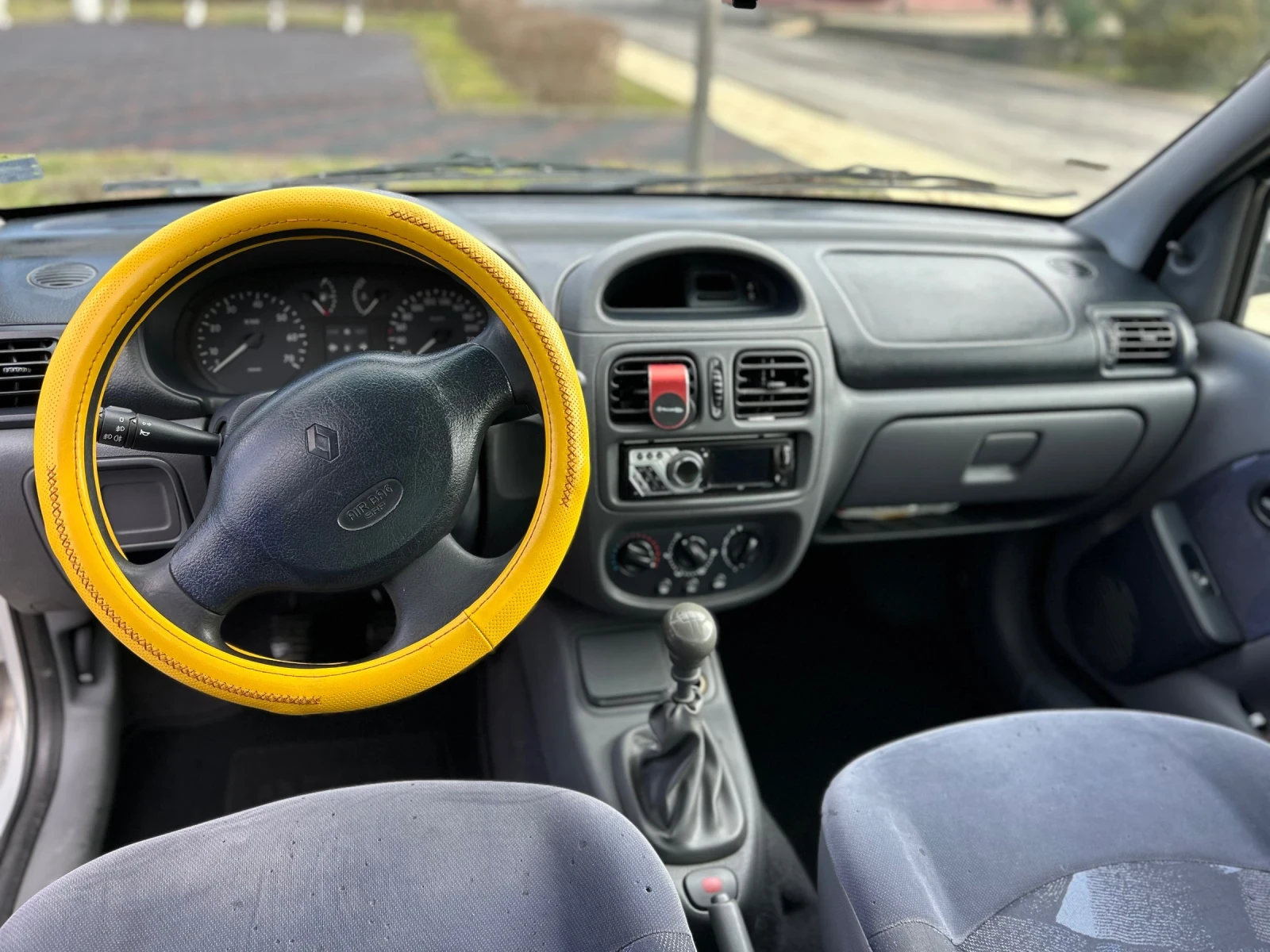 Renault Clio 1.4  - изображение 9
