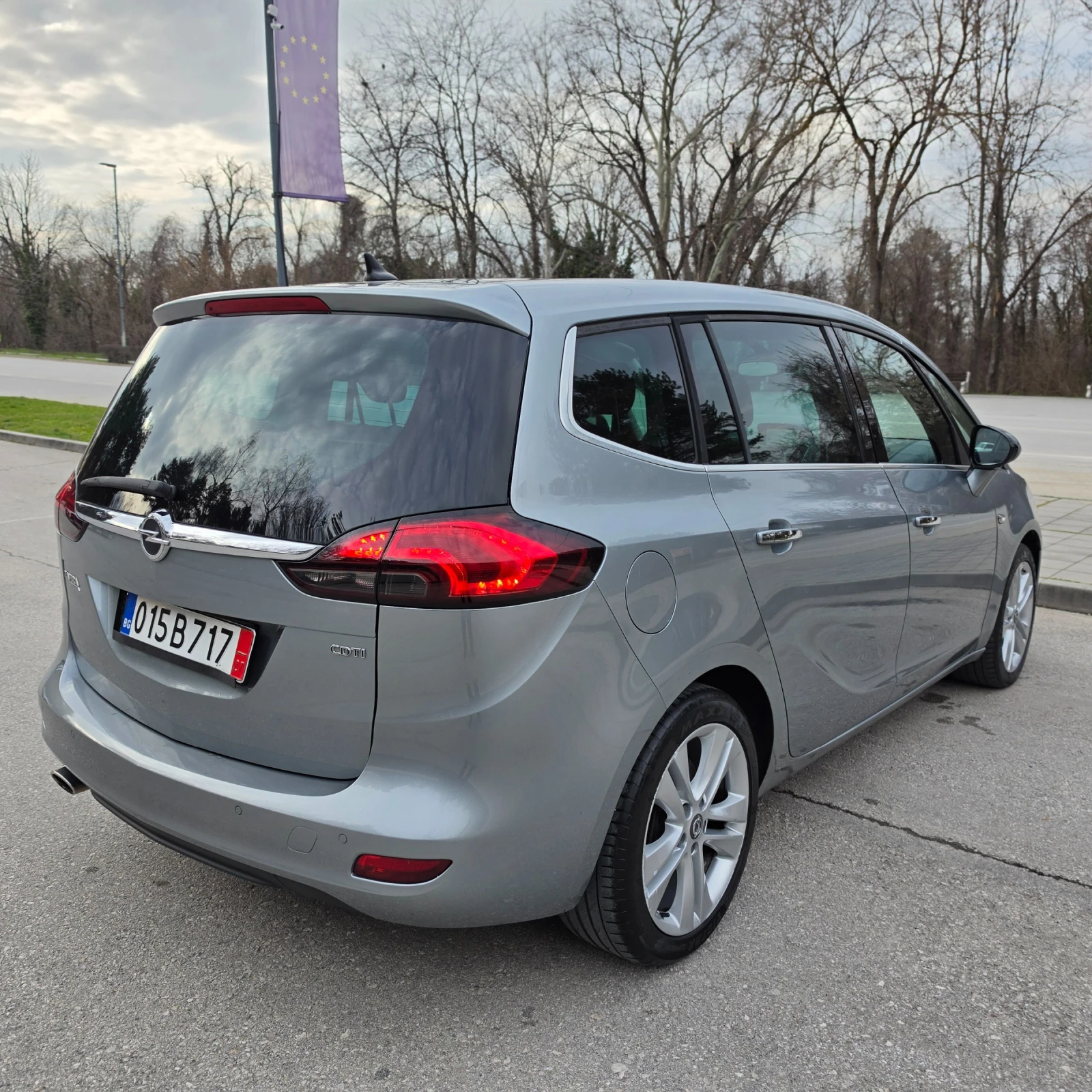 Opel Zafira 2.0CDTI, снимка 6 - Автомобили и джипове - 53967616