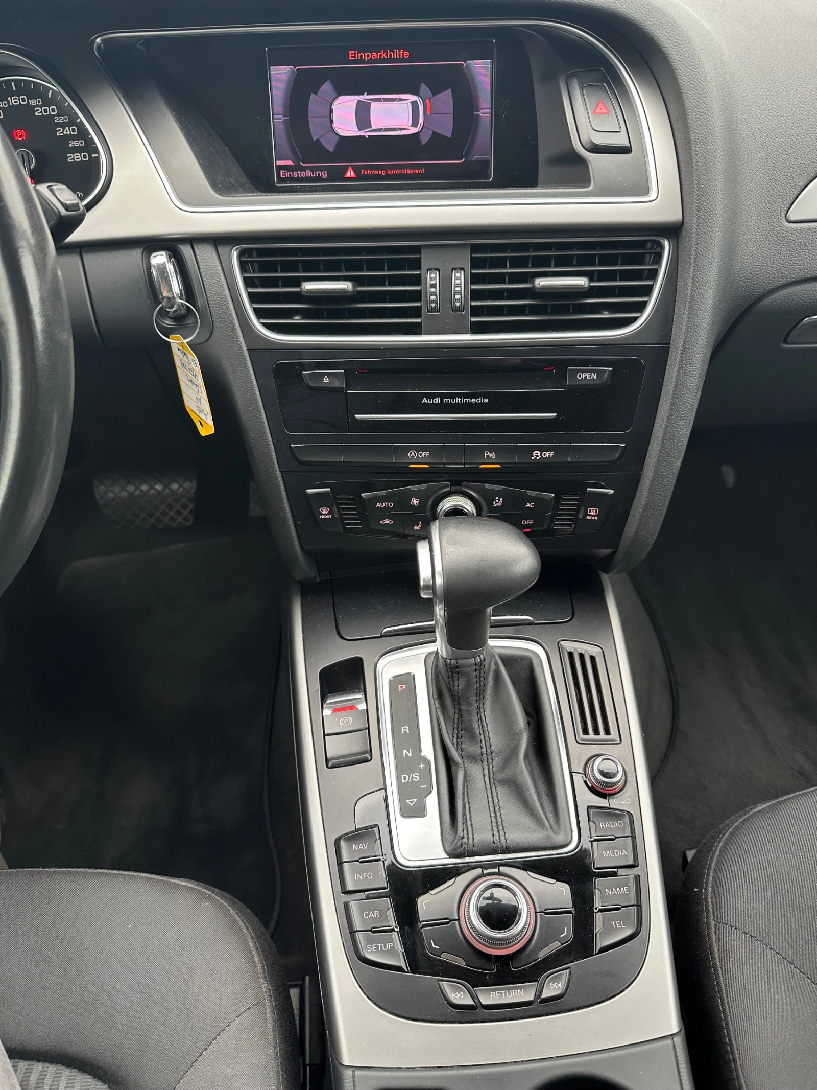 Audi A4 2.0TDI, снимка 12 - Автомобили и джипове - 54035189