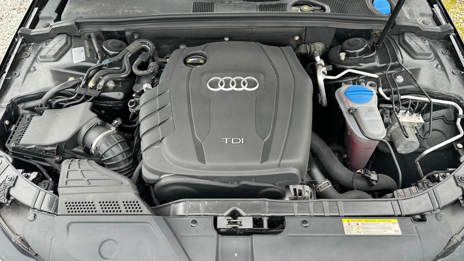 Audi A4 2.0TDI, снимка 14 - Автомобили и джипове - 54035189