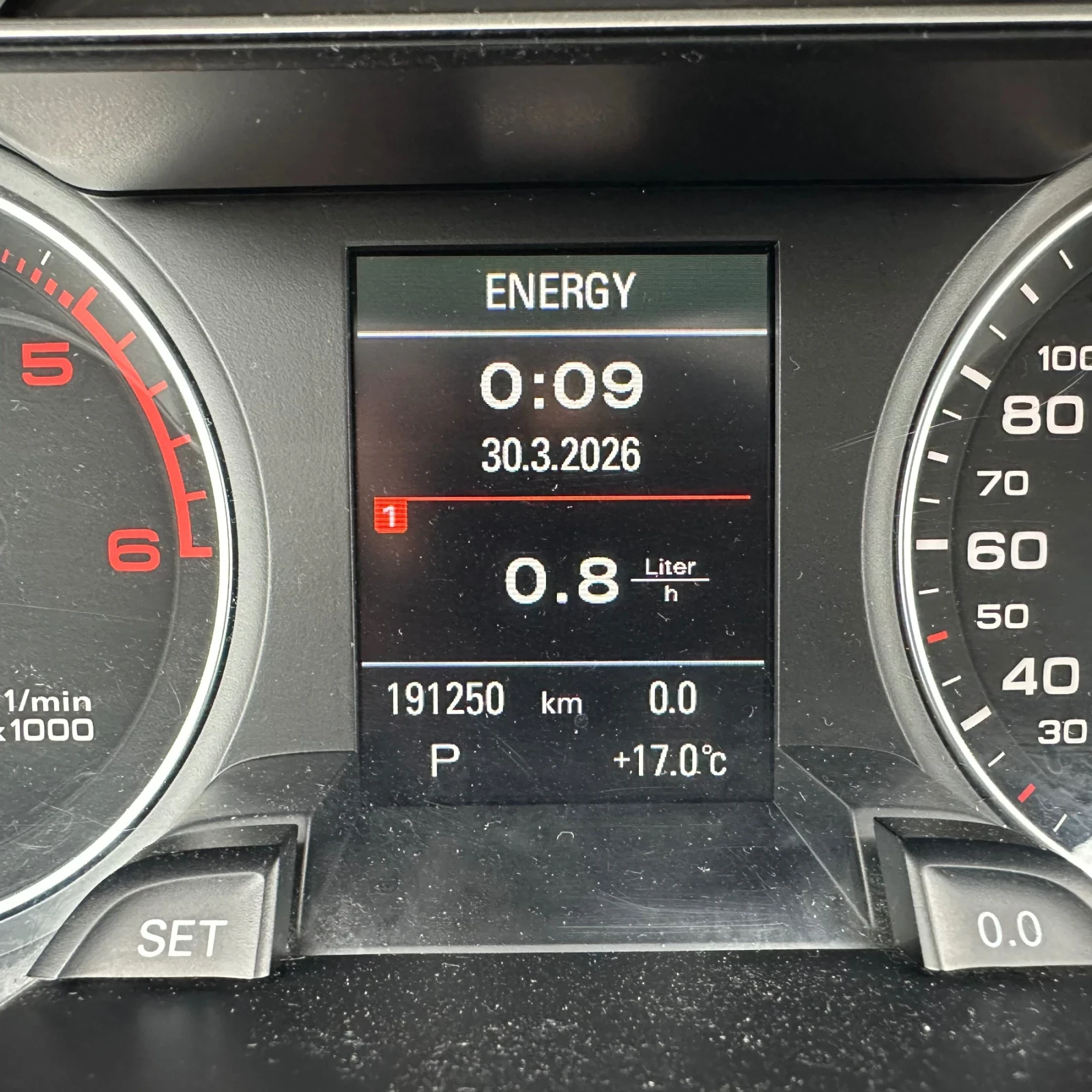 Audi A4 2.0TDI, снимка 10 - Автомобили и джипове - 54035189