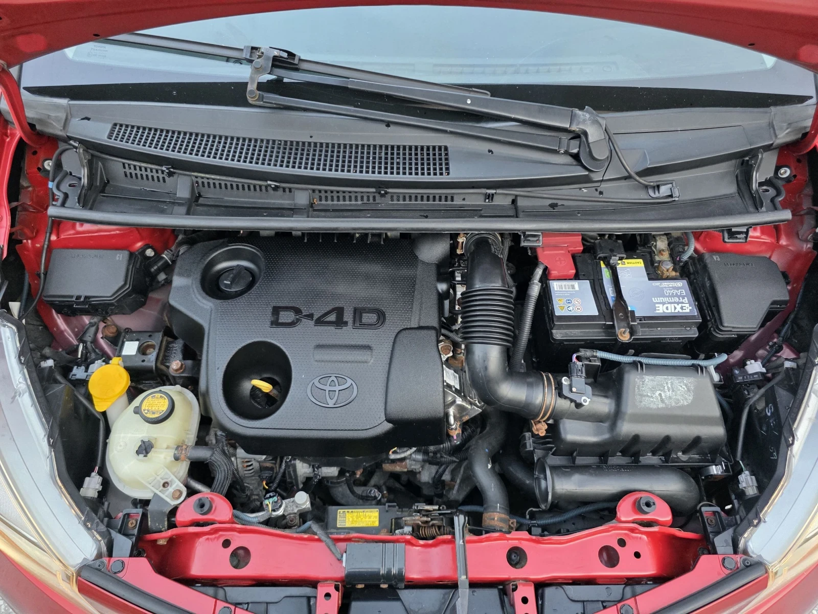 Toyota Yaris 1.4D4-D * NAVI* KAMERA* BURGUNDY* TOP* , снимка 9 - Автомобили и джипове - 54840218