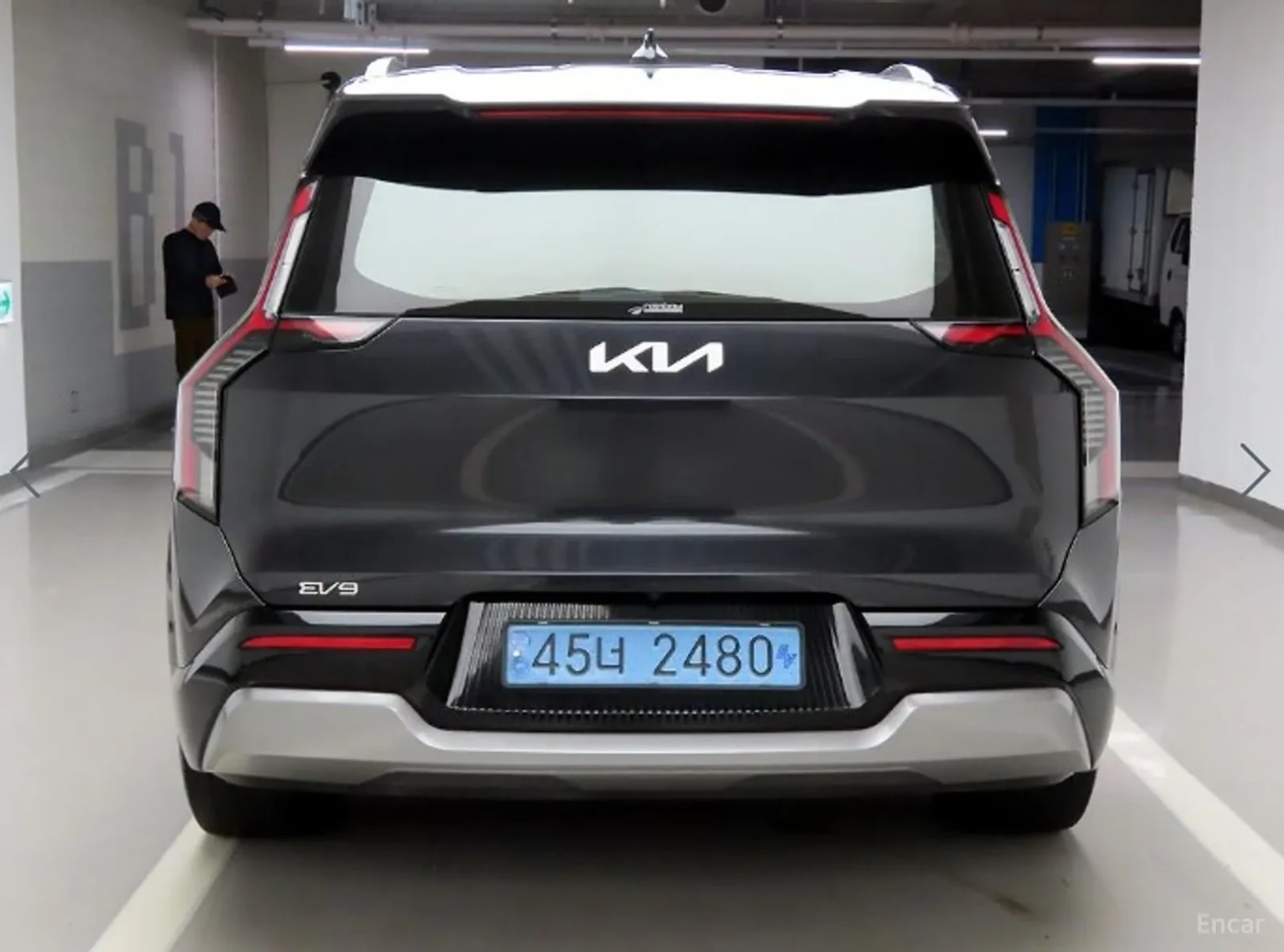 Kia EV9, снимка 3 - Автомобили и джипове - 55057187