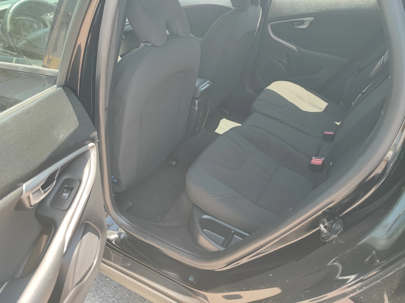 Volvo V40 Cross Country 1.6-D2-114ks-6sk, снимка 16 - Автомобили и джипове - 55087442