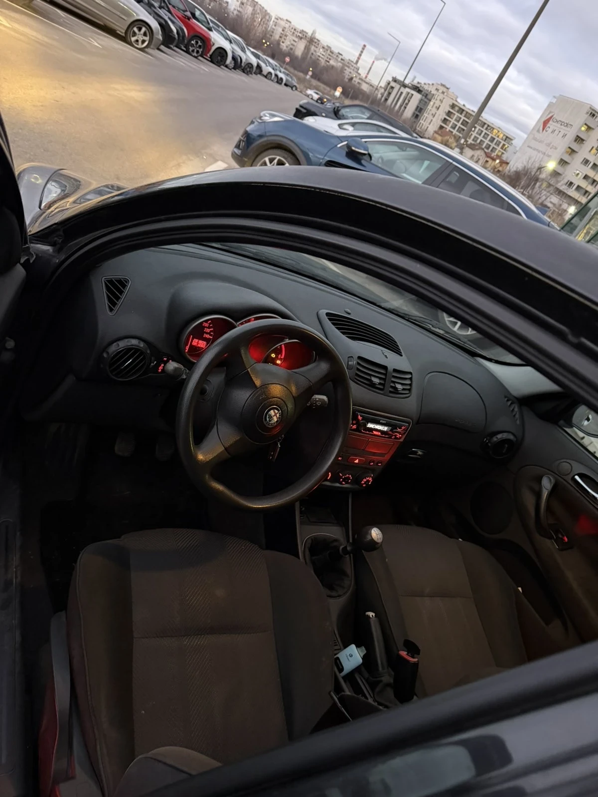 Alfa Romeo 147, снимка 5 - Автомобили и джипове - 55565076