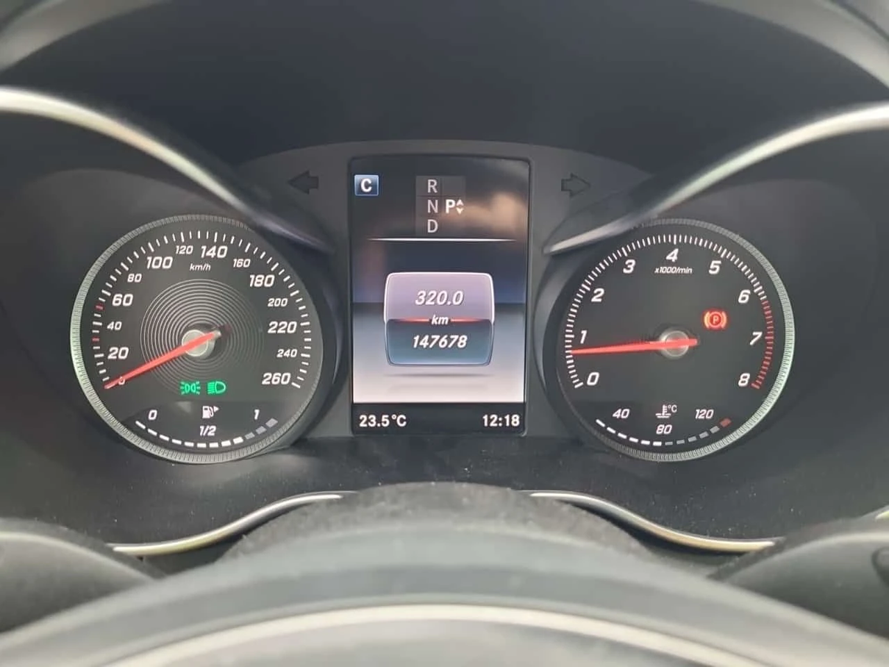 Mercedes-Benz C 300 АМГ ПАКЕТ/ЧЕРВЕН САЛОН/ПАНО/ДИСТРОНИК/360/ Burmest, снимка 9 - Автомобили и джипове - 55590213
