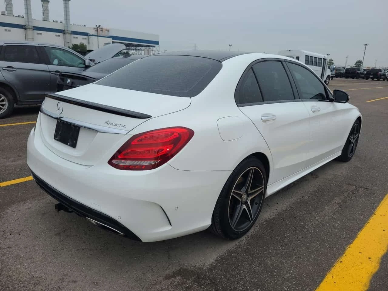 Mercedes-Benz C 300 АМГ ПАКЕТ/ЧЕРВЕН САЛОН/ПАНО/ДИСТРОНИК/360/ Burmest, снимка 3 - Автомобили и джипове - 55590213