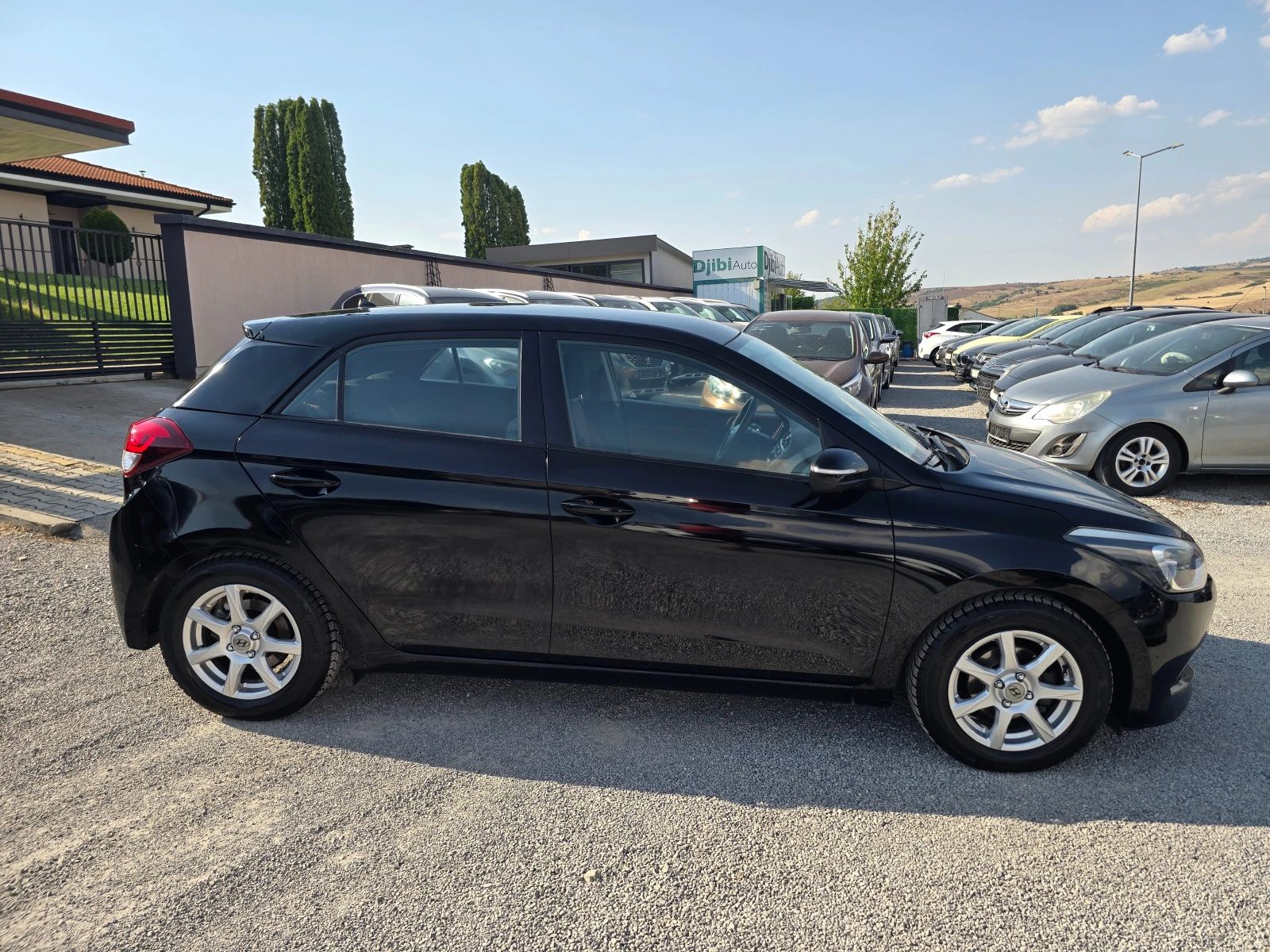 Hyundai I20 1.2i-85k.c-EURO-6, снимка 4 - Автомобили и джипове - 55770827