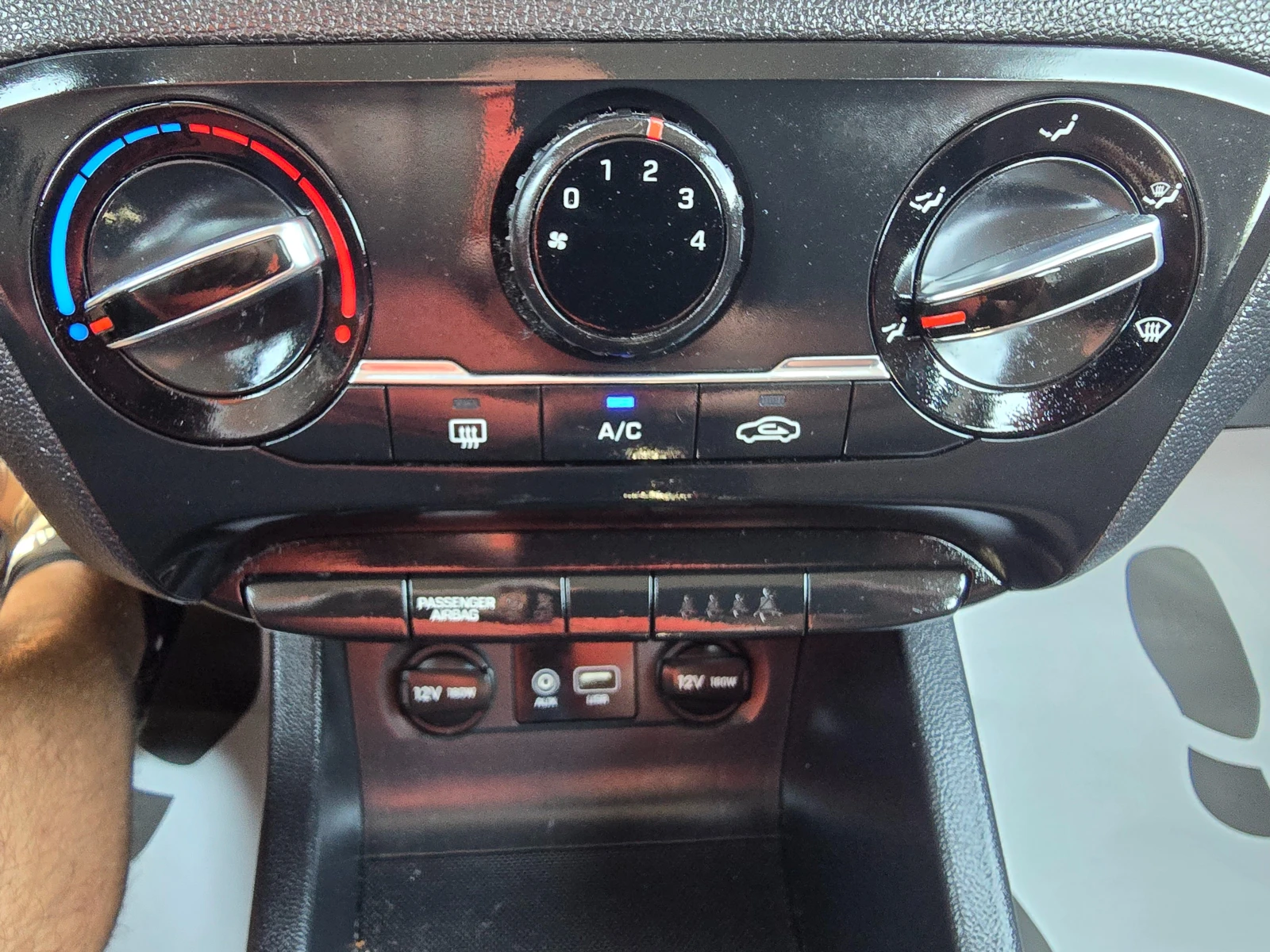 Hyundai I20 1.2i-85k.c-EURO-6, снимка 16 - Автомобили и джипове - 55770827