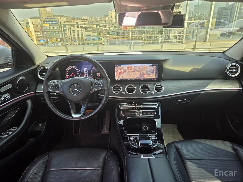 Mercedes-Benz E 300, снимка 7 - Автомобили и джипове - 55823376