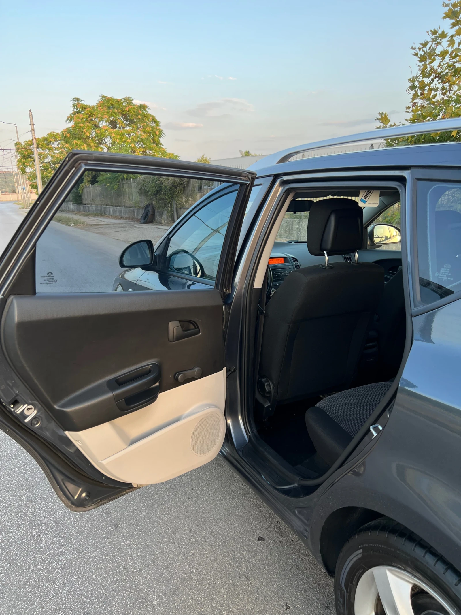 Kia Ceed 1.4 i* 163000km* , снимка 13 - Автомобили и джипове - 55931877