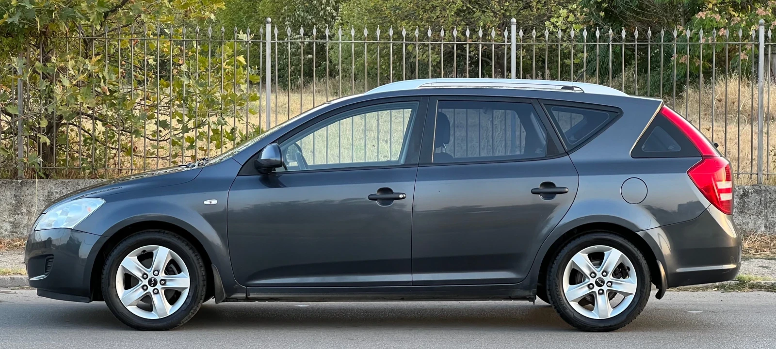 Kia Ceed 1.4 i* 163000km* , снимка 8 - Автомобили и джипове - 55931877