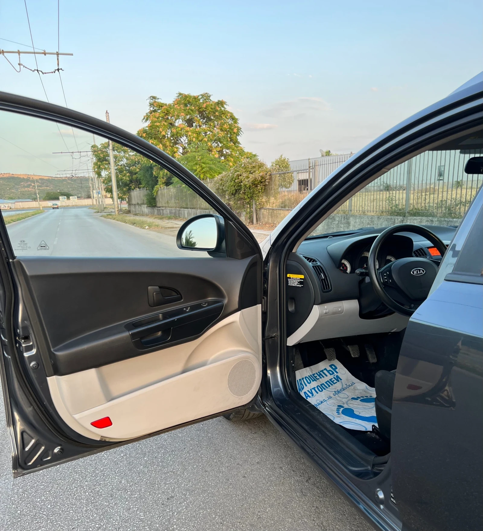 Kia Ceed 1.4 i* 163000km* , снимка 9 - Автомобили и джипове - 55931877