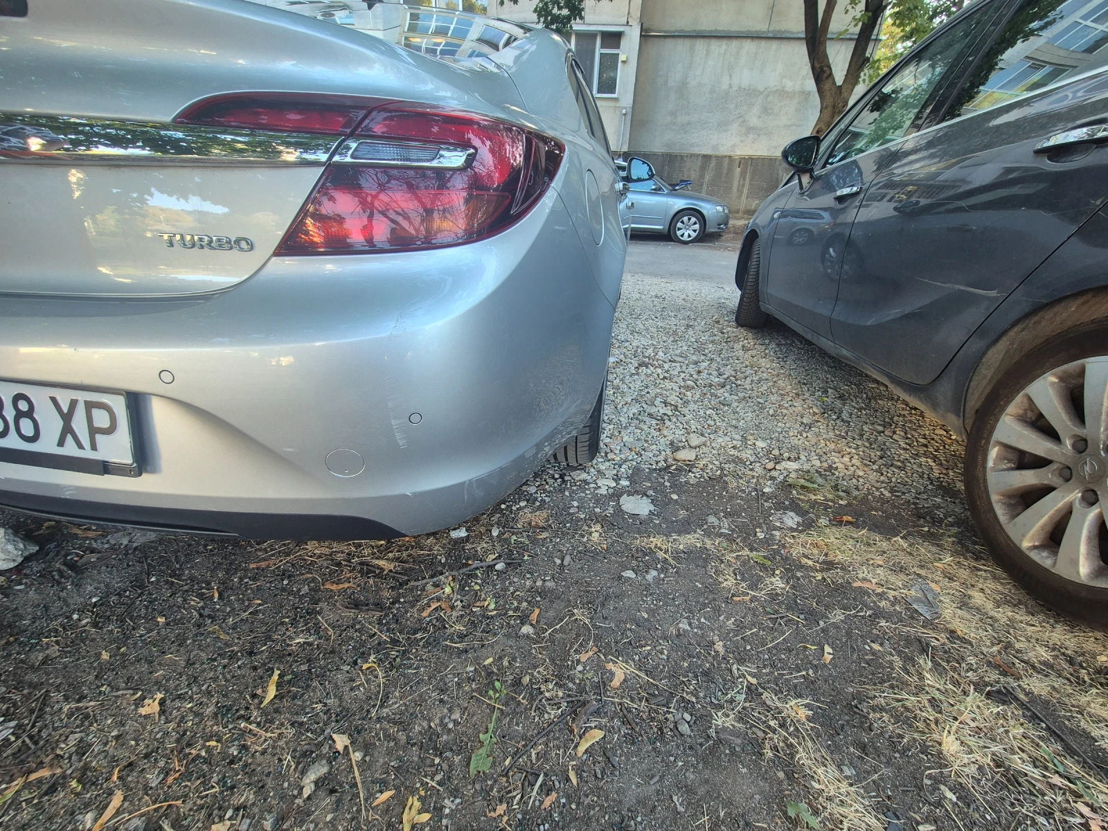 Opel Insignia, снимка 2 - Автомобили и джипове - 55993384