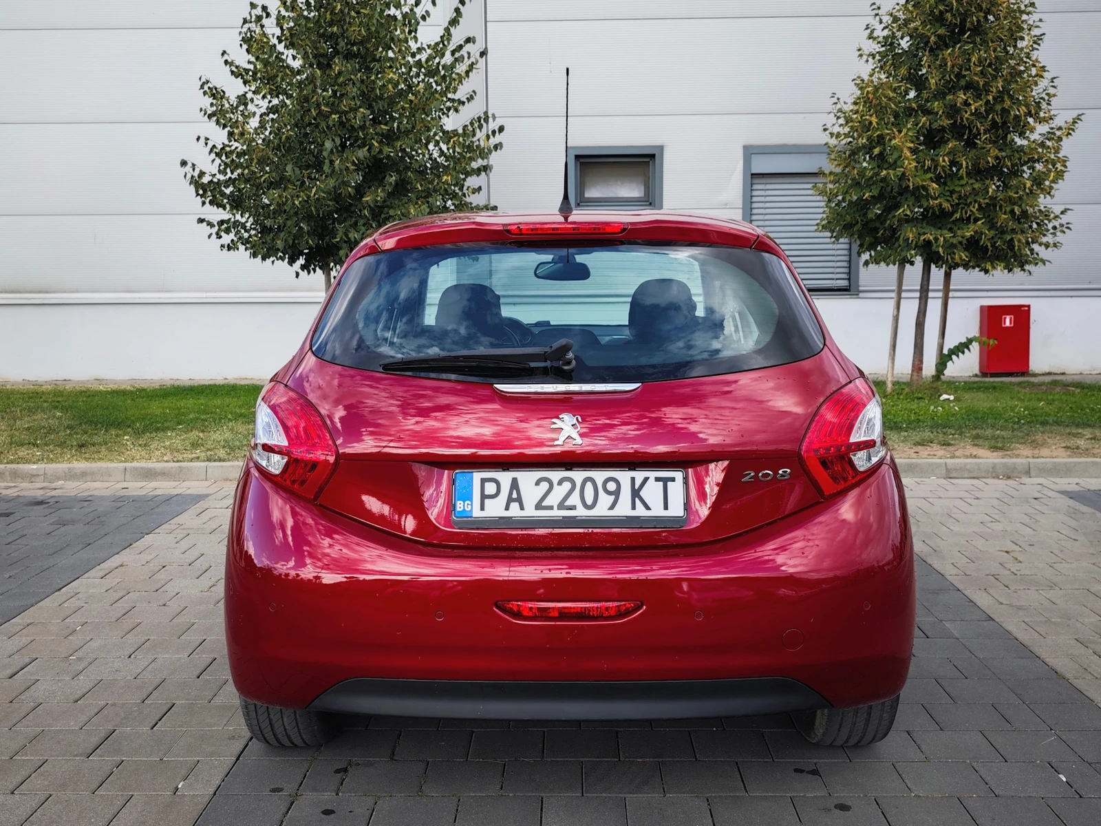 Peugeot 208, снимка 5 - Автомобили и джипове - 56259663