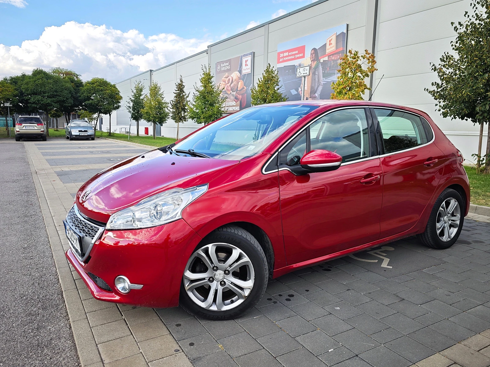 Peugeot 208
