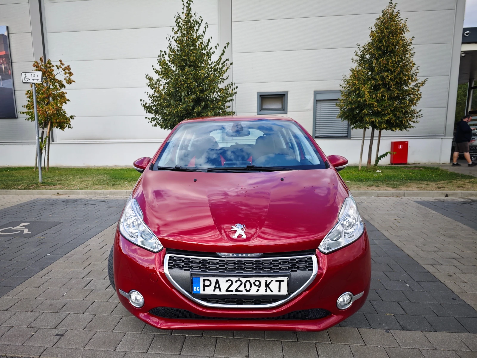 Peugeot 208, снимка 6 - Автомобили и джипове - 56259663