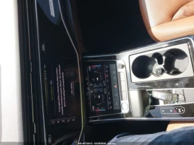 Audi Q8 PREMIUM* DISTRONIC* ПОДГРЕВ* ОБДУХВАНЕ* 360* КАМЕР, снимка 15