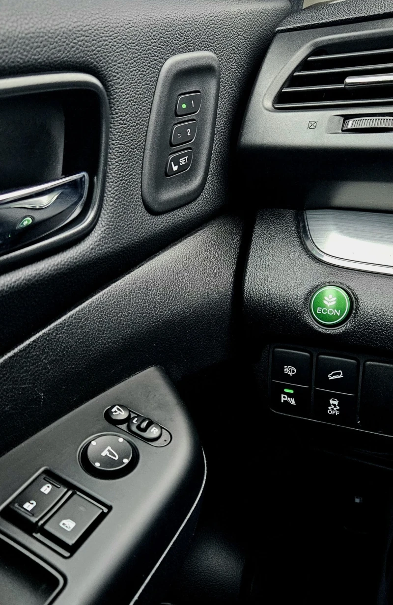 Honda Cr-v 2.0 I-vtec 4x4 Executive , снимка 10 - Автомобили и джипове - 52675547