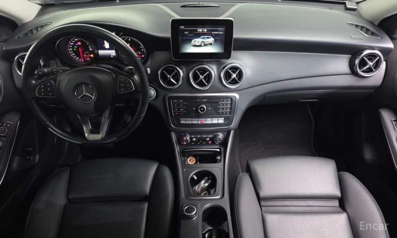 Mercedes-Benz GLA 220, снимка 7 - Автомобили и джипове - 53428710