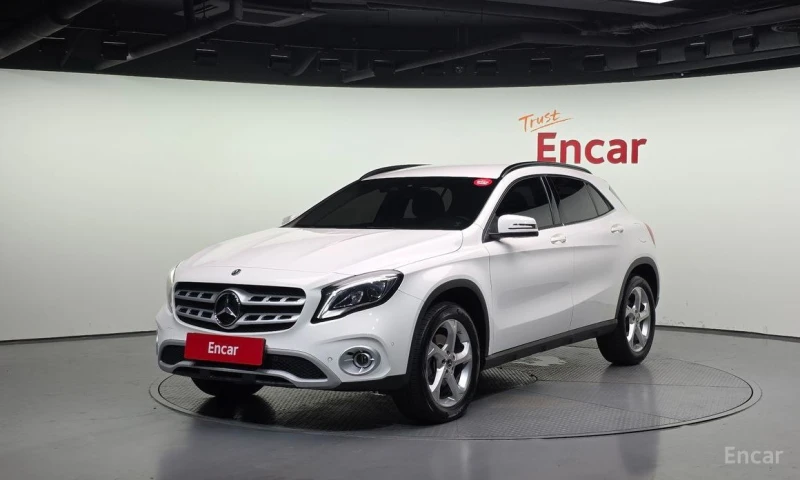 Mercedes-Benz GLA 220