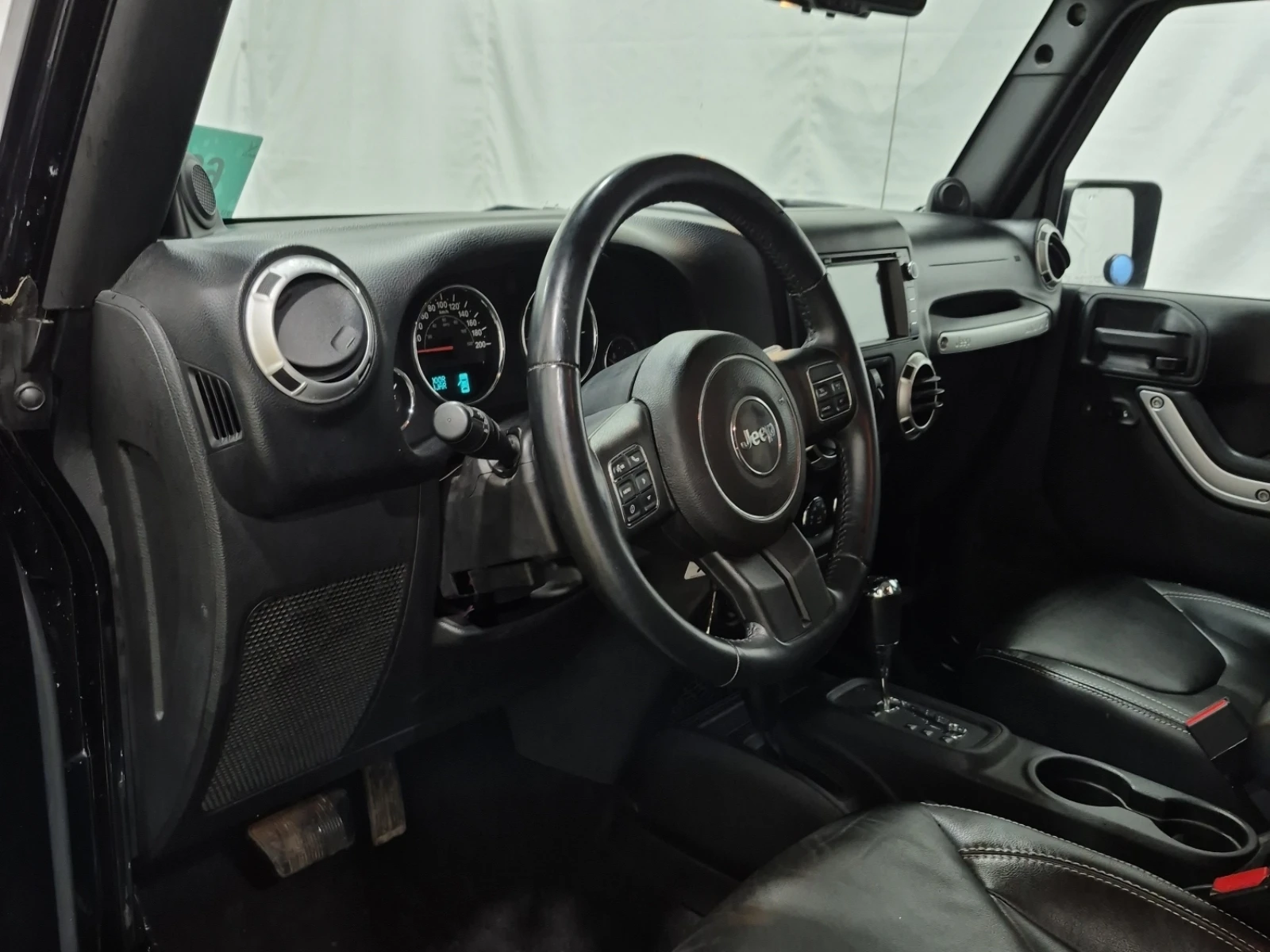 Jeep Wrangler SAHARA/3.6/ДЪЛГА БАЗА/КОЖА/НАВИГАЦИЯ - изображение 8