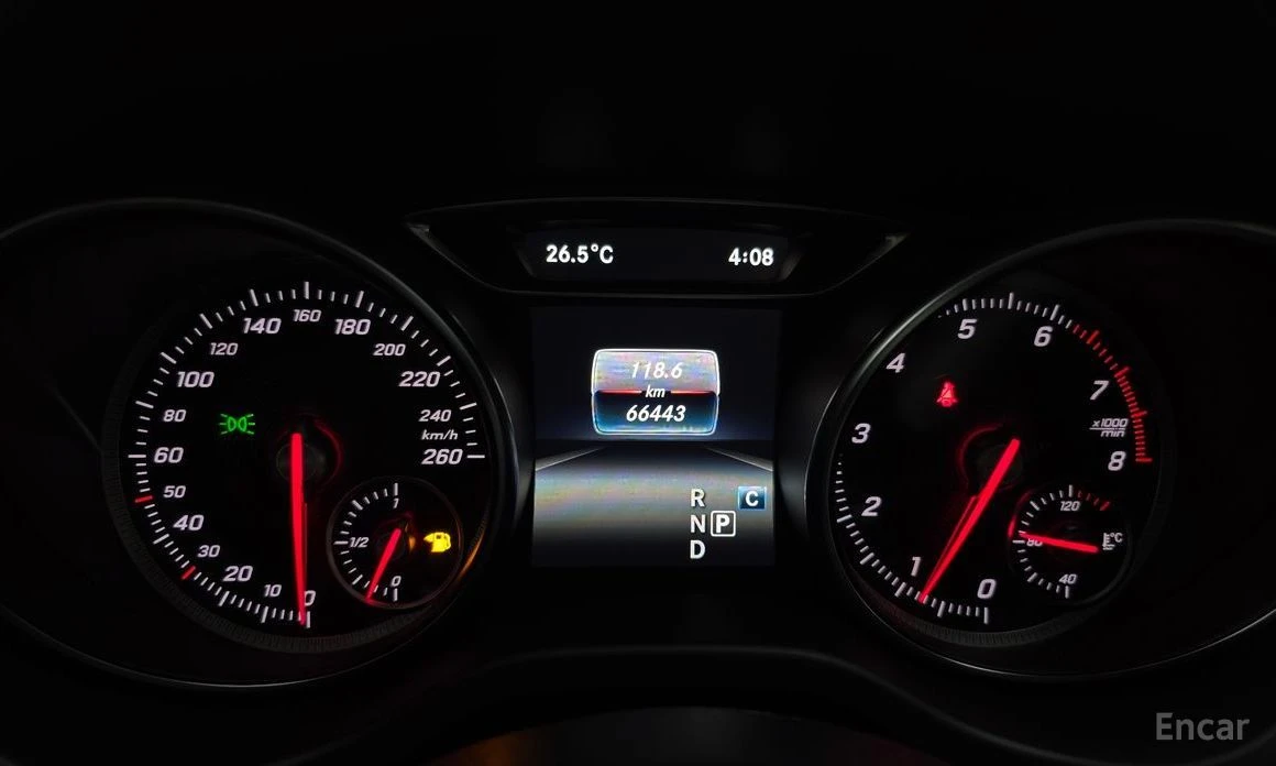 Mercedes-Benz GLA 220  - изображение 8