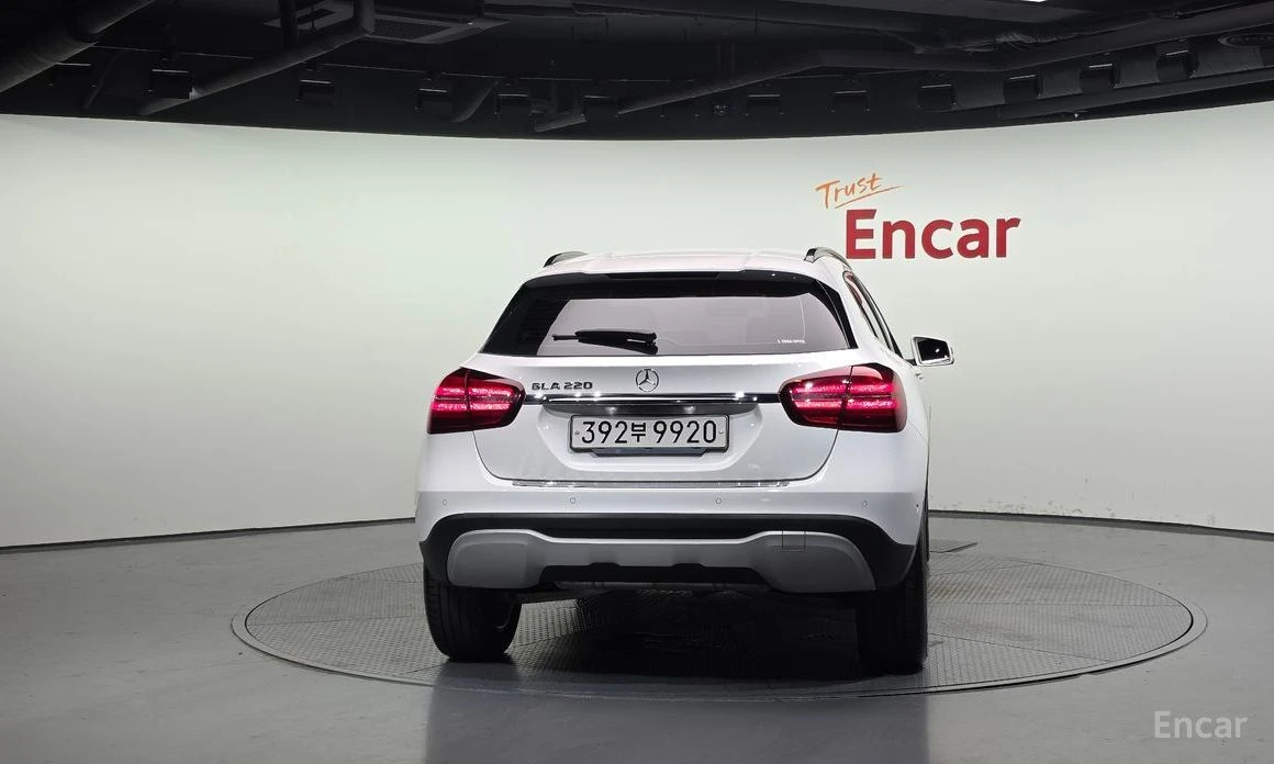 Mercedes-Benz GLA 220  - изображение 4