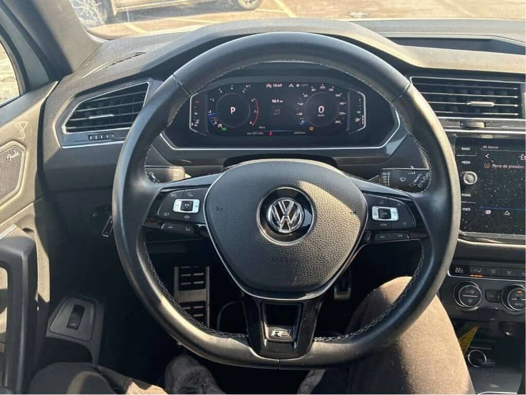 VW Tiguan * Highline 2.0T 8sp at w/Tip 4M CarPlay | Htd Seat, снимка 9 - Автомобили и джипове - 53865034