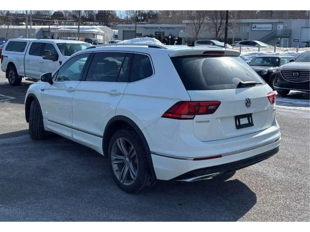 VW Tiguan * Highline 2.0T 8sp at w/Tip 4M CarPlay | Htd Seat, снимка 3 - Автомобили и джипове - 53865034
