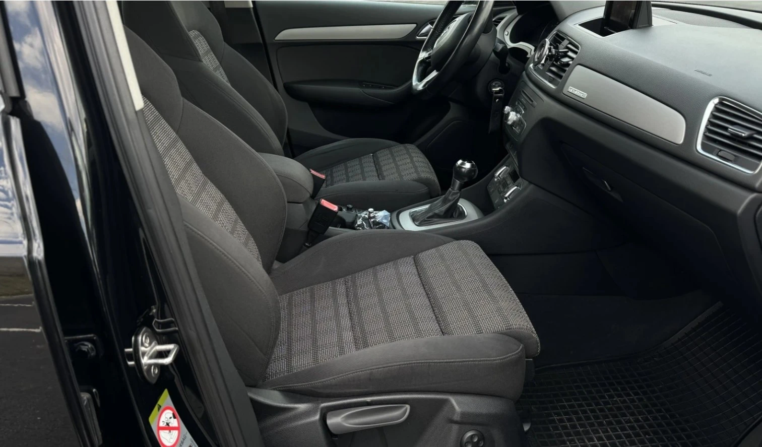 Audi Q3 2.0 TDI QUATTRO, снимка 11 - Автомобили и джипове - 54263612